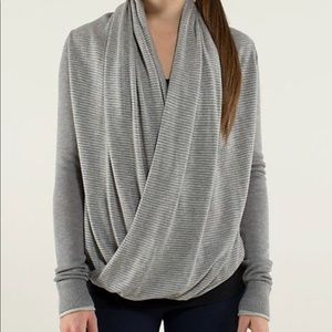 Lululemon iconic wrap 4